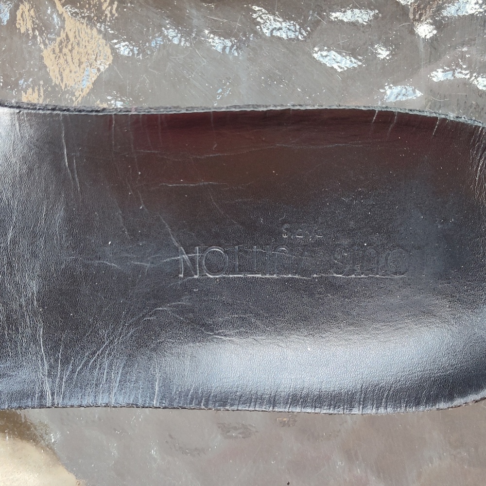 Louis Vuitton Men's Sneakers. With original Louis Vuitton bags for each shoe. - Picture 11 of 16